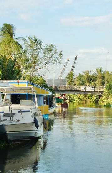 VIEW CẠNH SÔNG