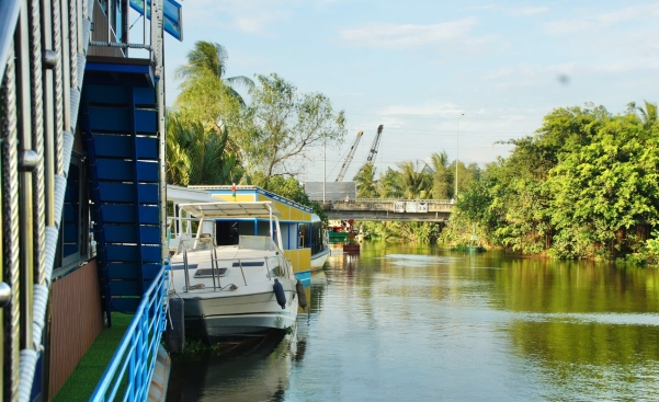VIEW CẠNH SÔNG
